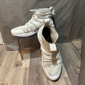 Champion rally flux tennis shoes high tops size 9
